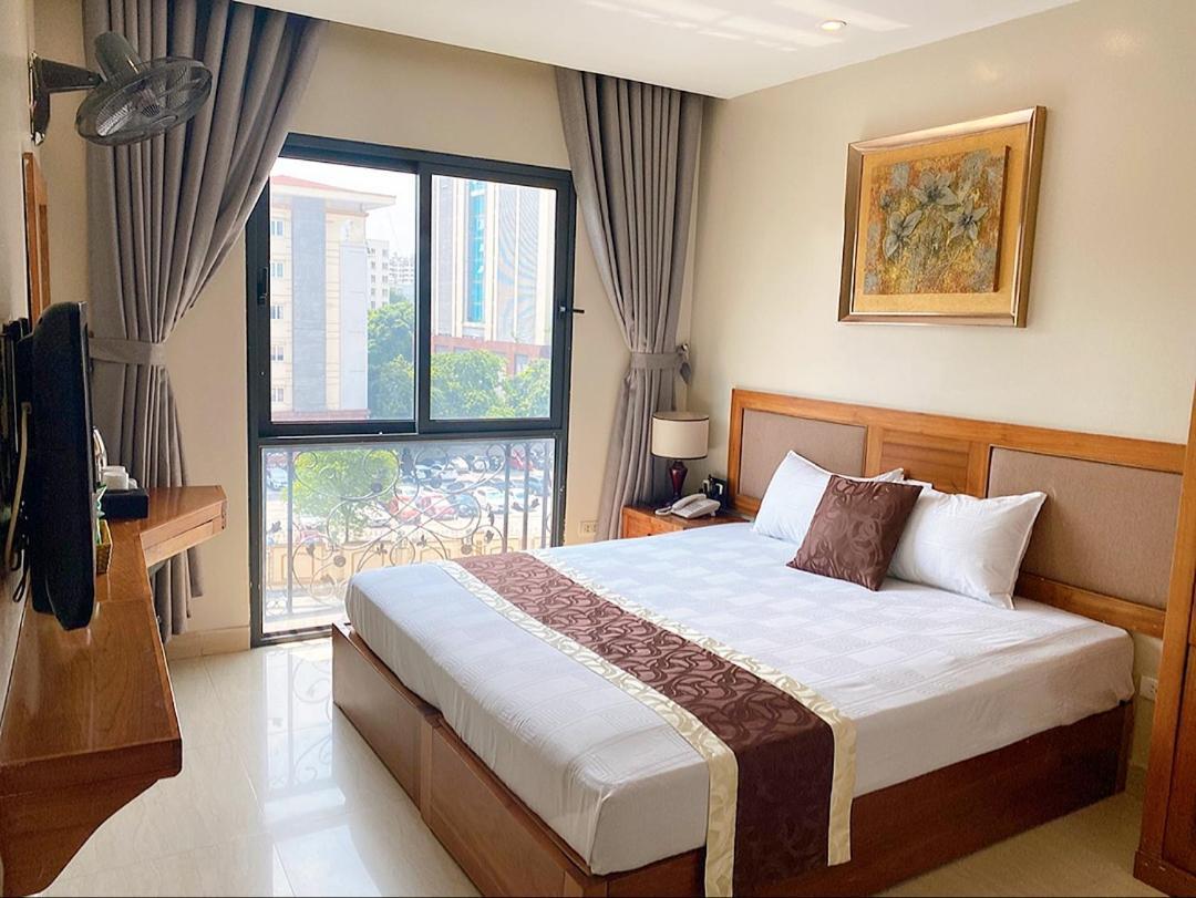 Hanoi B Hotel & Travel - 5 Mins Hoan Kiem Lake Bagian luar foto